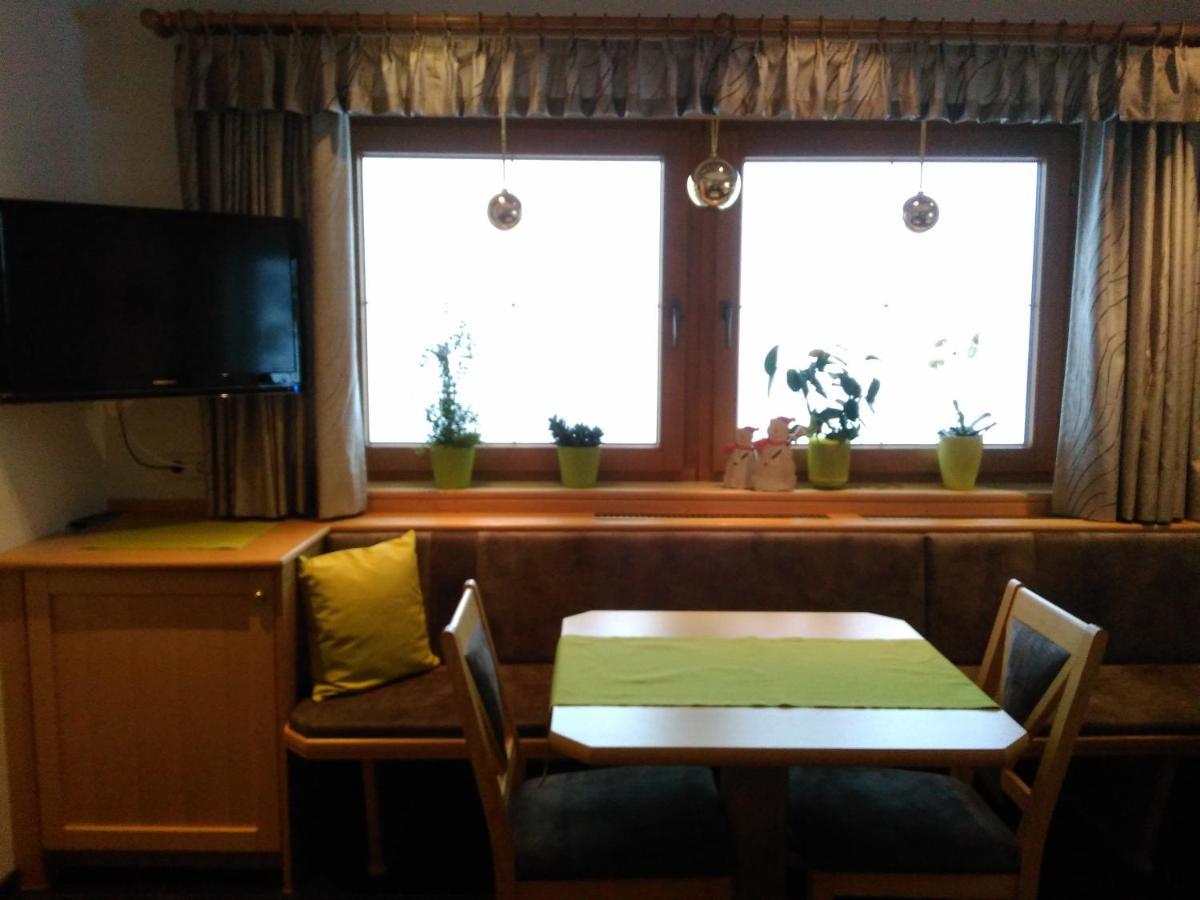 イェルツェンス Haus Edelweiss Bed & Breakfast エクステリア 写真