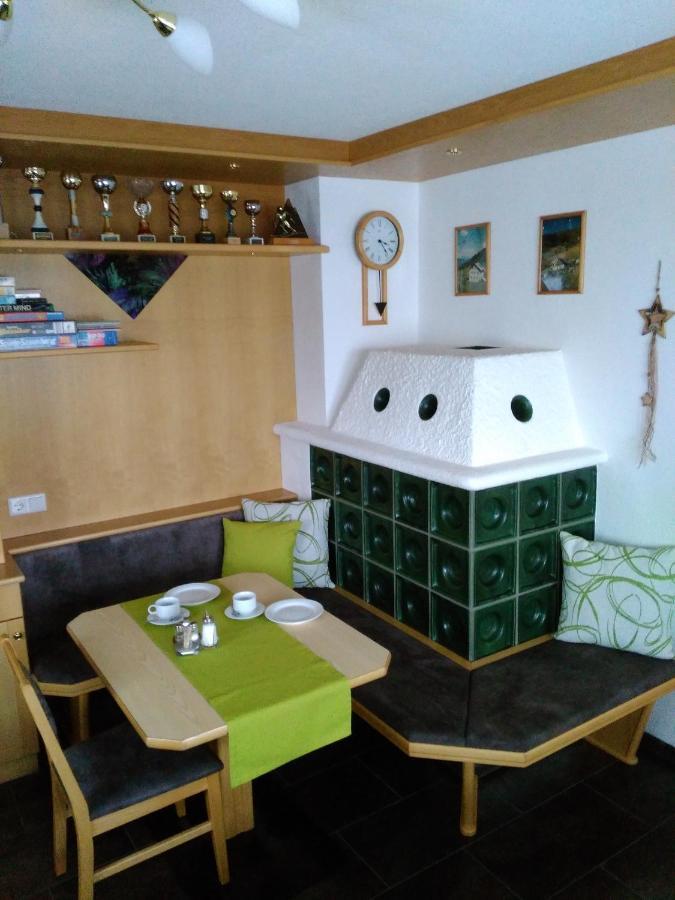 イェルツェンス Haus Edelweiss Bed & Breakfast エクステリア 写真