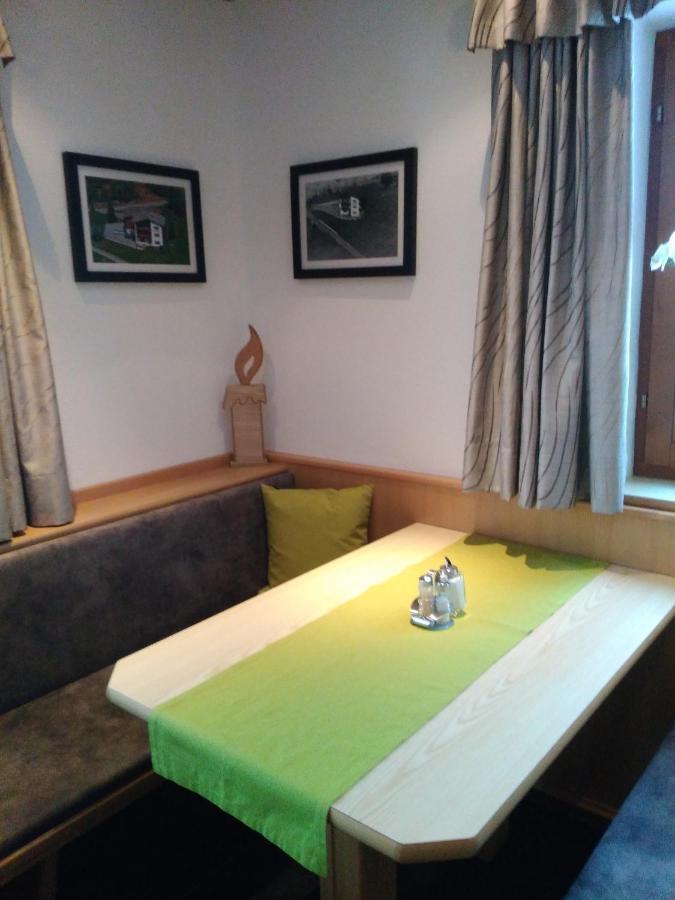 イェルツェンス Haus Edelweiss Bed & Breakfast エクステリア 写真