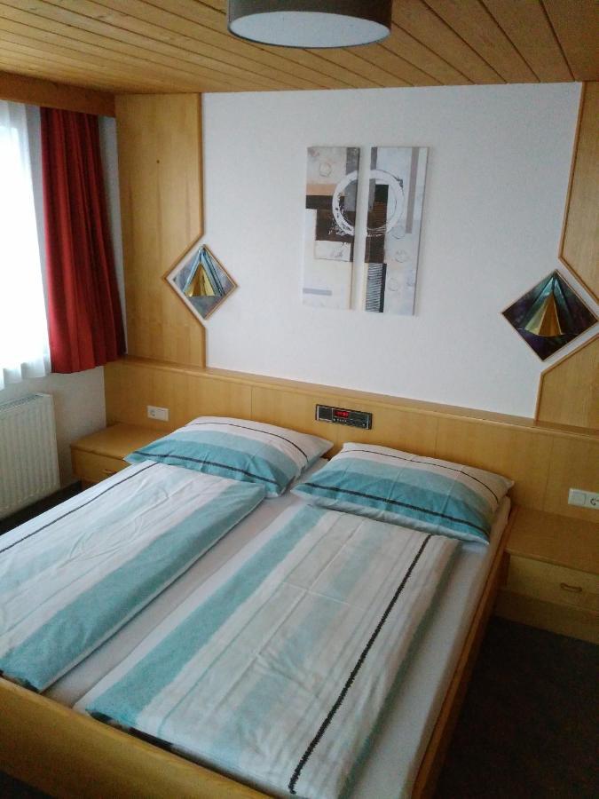 イェルツェンス Haus Edelweiss Bed & Breakfast エクステリア 写真